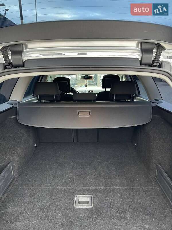 Универсал Volkswagen Passat 2011 в Бродах