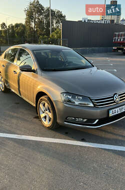Седан Volkswagen Passat 2011 в Києві