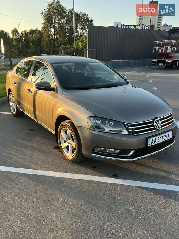 Volkswagen Passat 2011