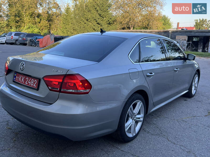 Седан Volkswagen Passat 2014 в Хмельницькому