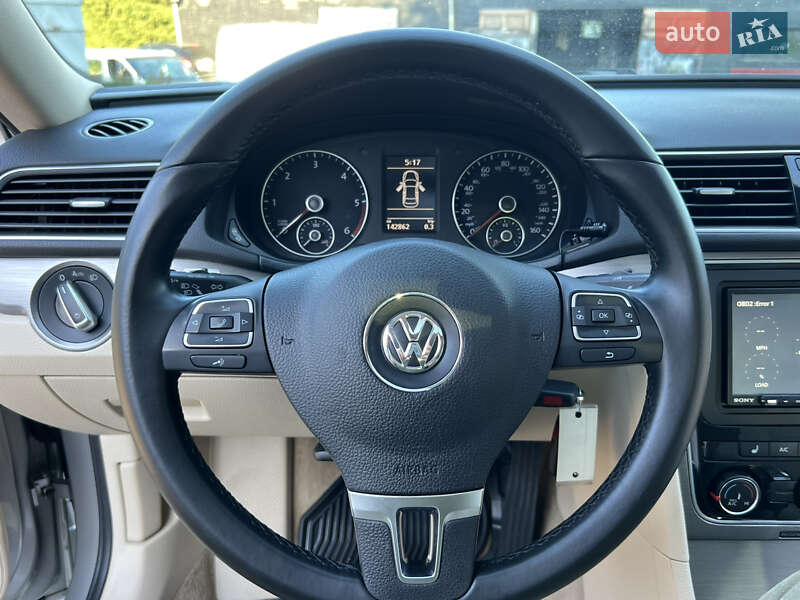 Седан Volkswagen Passat 2014 в Хмельницькому
