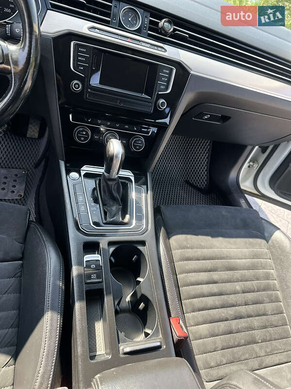 Універсал Volkswagen Passat 2017 в Львові