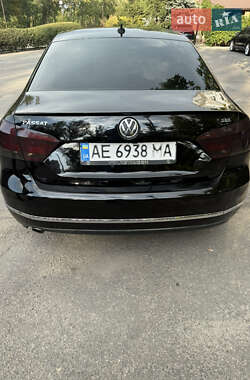 Седан Volkswagen Passat 2013 в Днепре