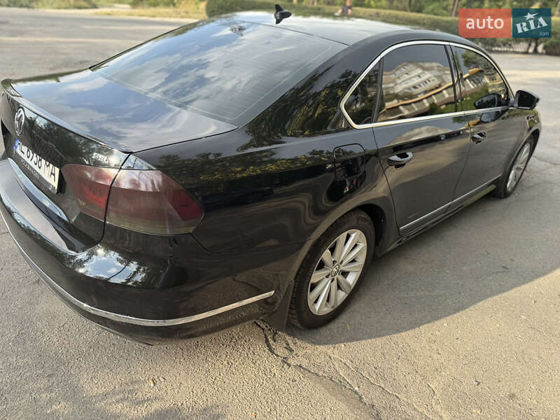 Седан Volkswagen Passat 2013 в Днепре