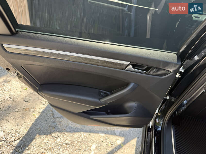 Седан Volkswagen Passat 2013 в Днепре