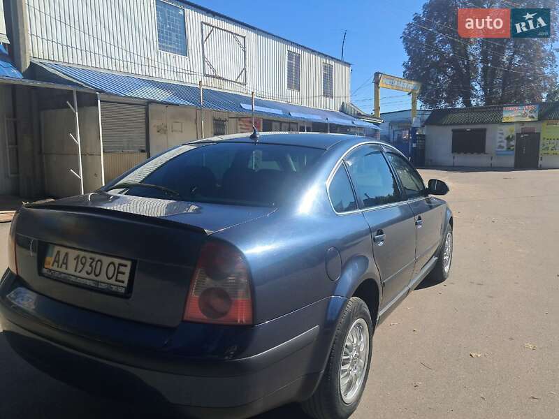 Седан Volkswagen Passat 2004 в Фастове