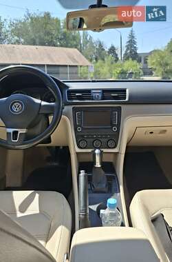 Седан Volkswagen Passat 2015 в 