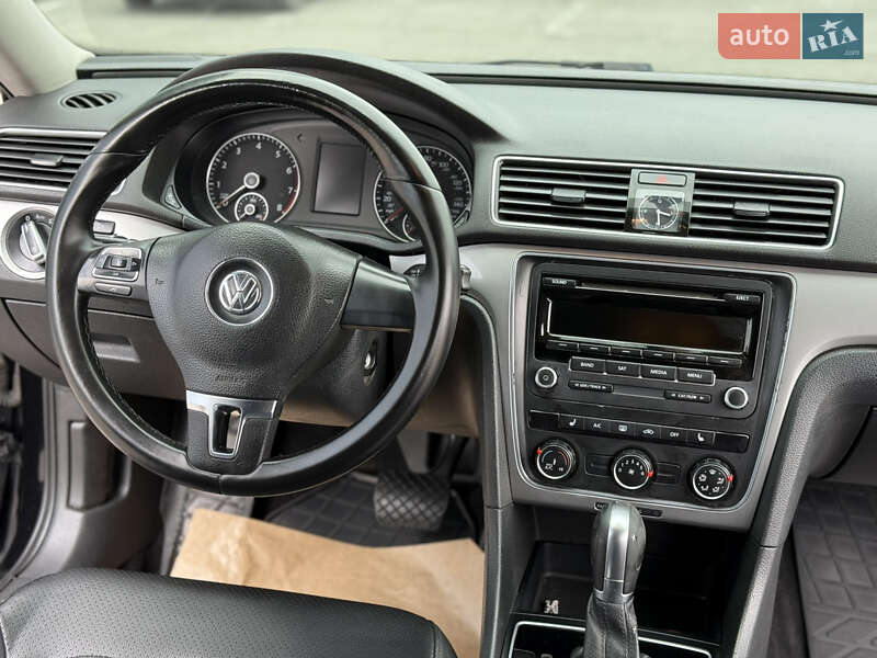 Седан Volkswagen Passat 2014 в Днепре