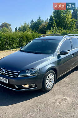 Универсал Volkswagen Passat 2013 в Остроге