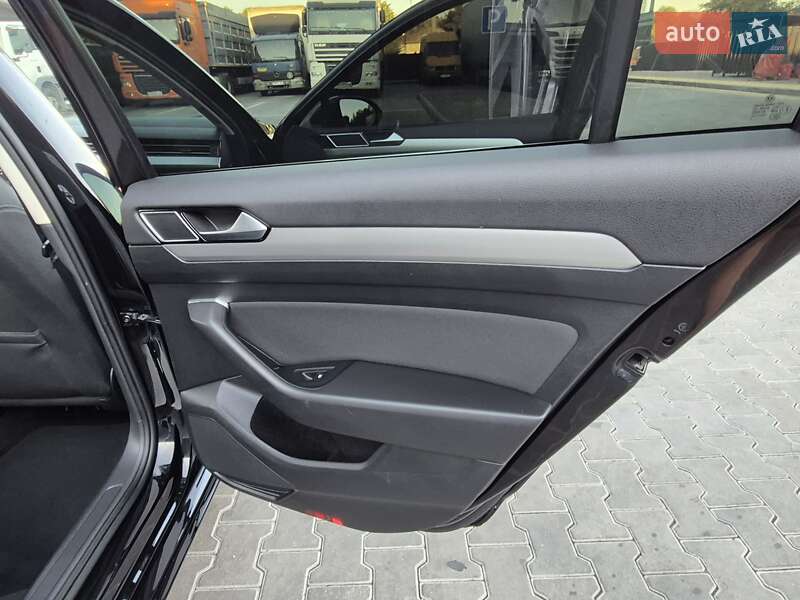 Универсал Volkswagen Passat 2019 в Одессе фото 44 Универсал Volkswagen Passat 2019 в Одессе