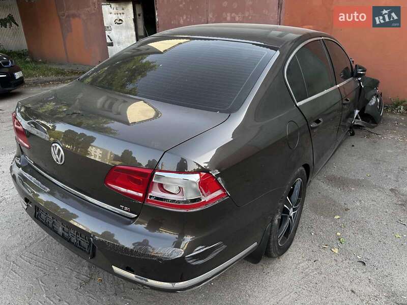 Седан Volkswagen Passat 2012 в Киеве