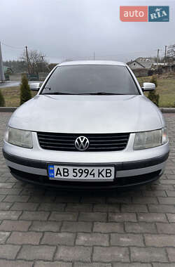 Седан Volkswagen Passat 1996 в Бердичеве