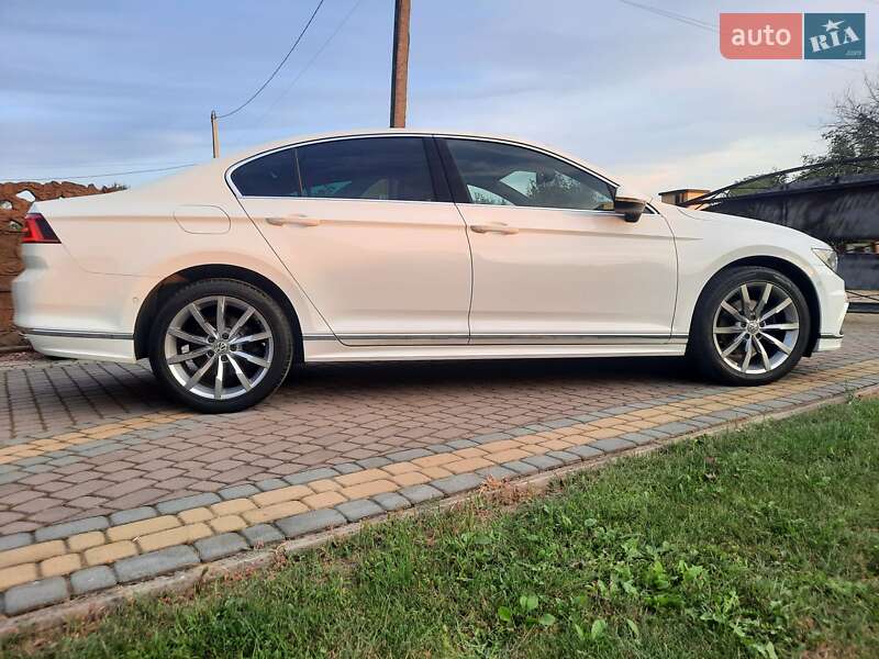 Седан Volkswagen Passat 2018 в Стрые
