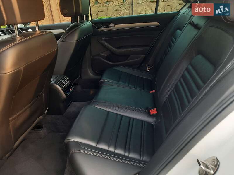 Седан Volkswagen Passat 2018 в Стрые