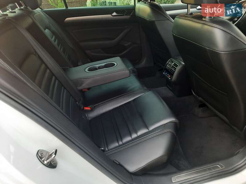 Седан Volkswagen Passat 2018 в Стрые