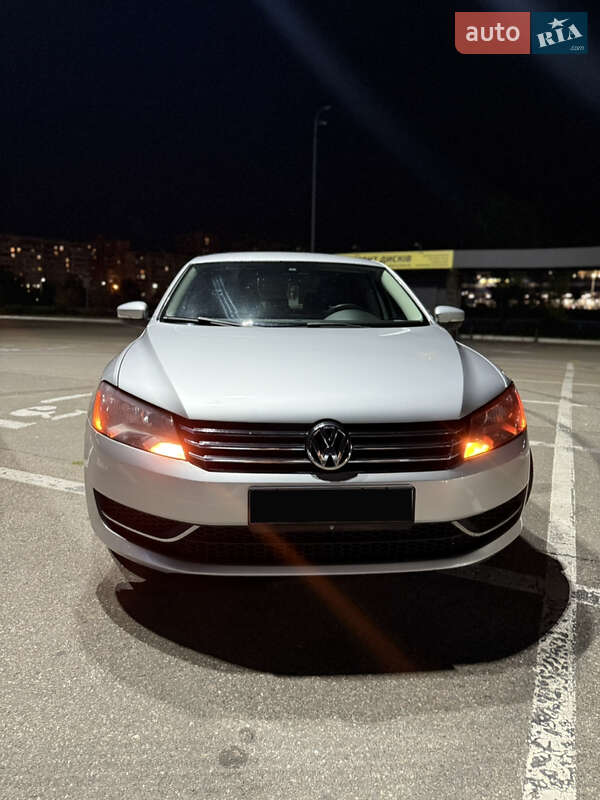 Седан Volkswagen Passat 2014 в Киеве фото 2 Седан Volkswagen Passat 2014 в Киеве