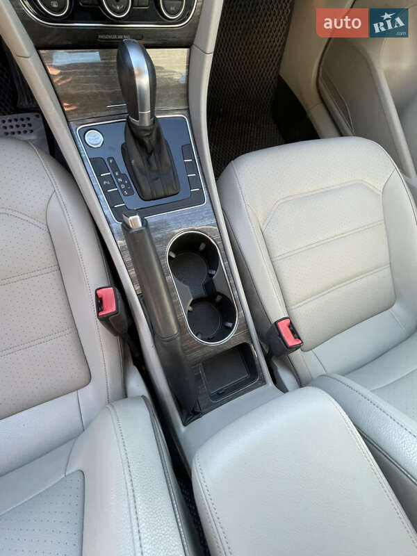 Седан Volkswagen Passat 2018 в Дніпрі