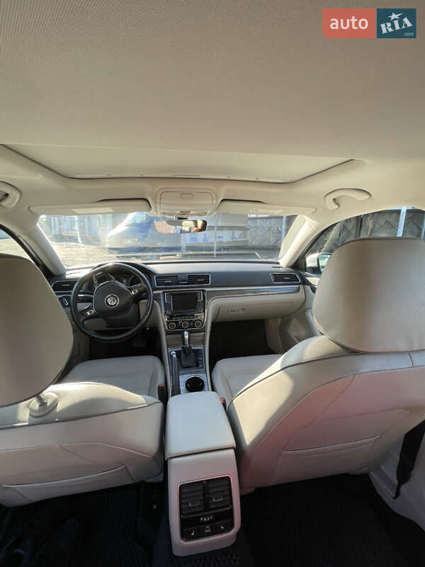 Седан Volkswagen Passat 2018 в Дніпрі