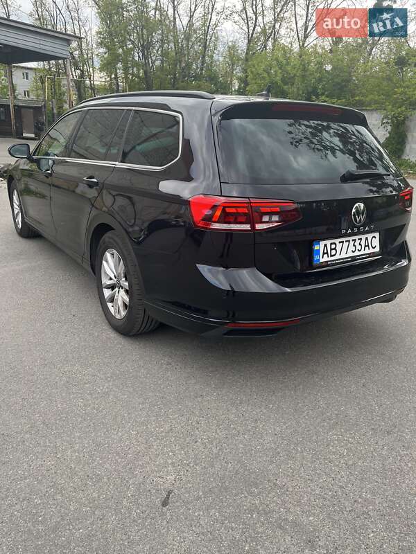 Универсал Volkswagen Passat 2021 в Киеве