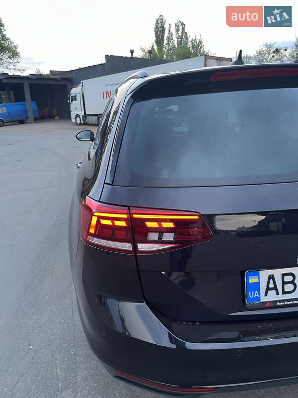 Универсал Volkswagen Passat 2021 в Киеве