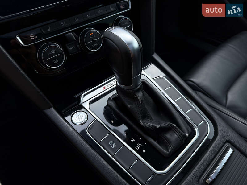 Универсал Volkswagen Passat 2018 в Стрые