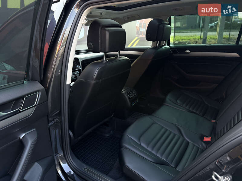 Универсал Volkswagen Passat 2018 в Стрые