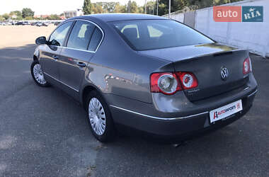 Седан Volkswagen Passat 2006 в  фото 2 Седан Volkswagen Passat 2006 в
