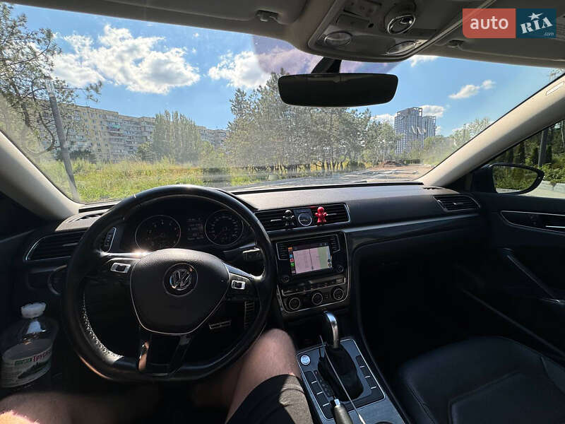 Седан Volkswagen Passat 2017 в Киеве