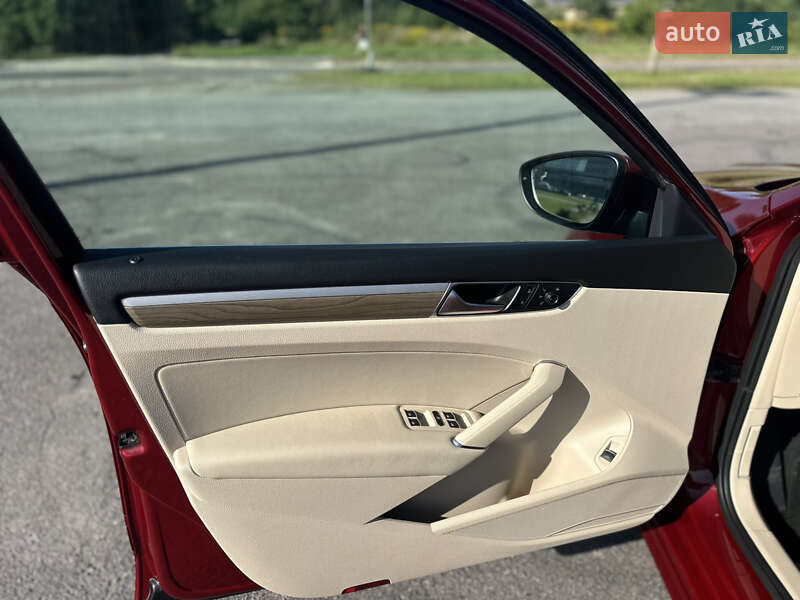 Седан Volkswagen Passat 2017 в Львове