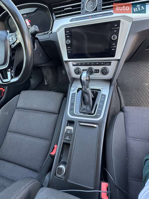 Универсал Volkswagen Passat 2018 в Виннице