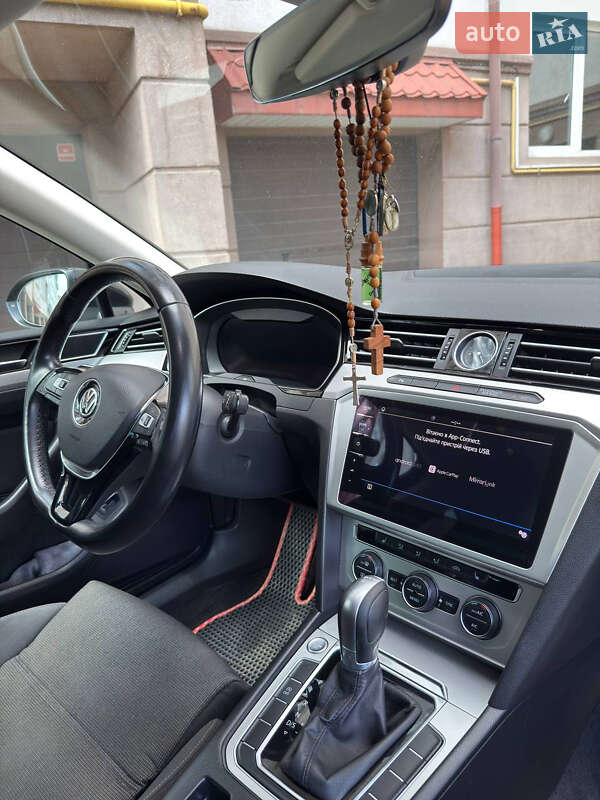 Универсал Volkswagen Passat 2018 в Николаеве фото 13 Универсал Volkswagen Passat 2018 в Николаеве