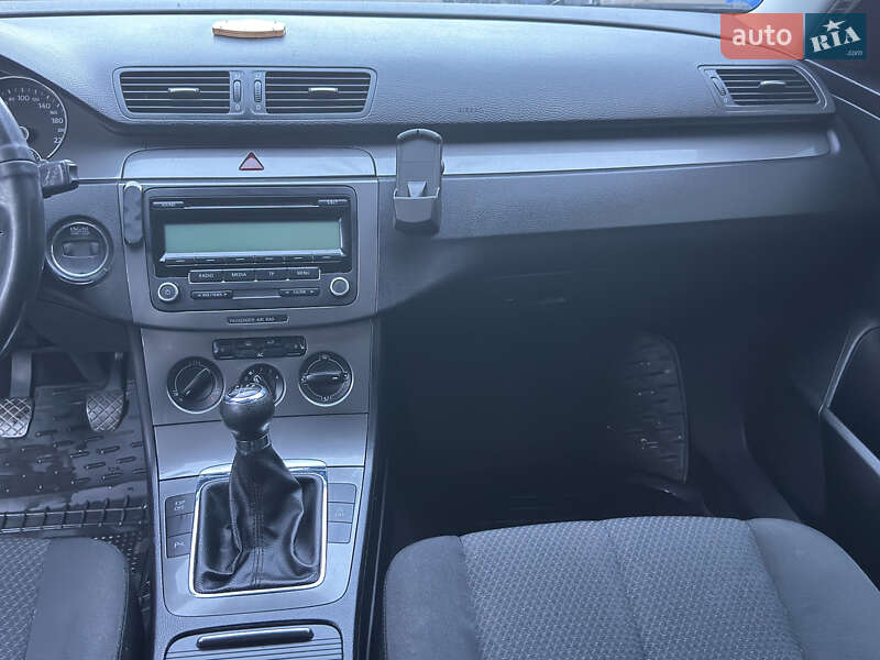 Универсал Volkswagen Passat 2009 в Хмельницком