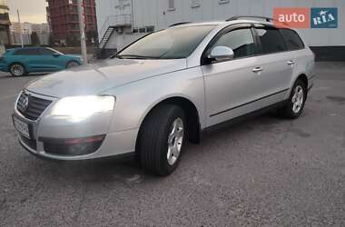 Універсал Volkswagen Passat 2011 в Львові