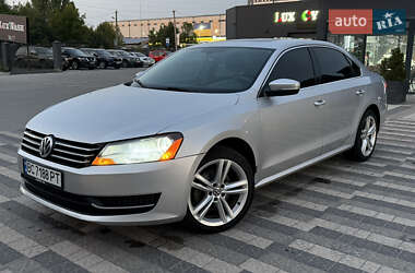 Седан Volkswagen Passat 2012 в Львові