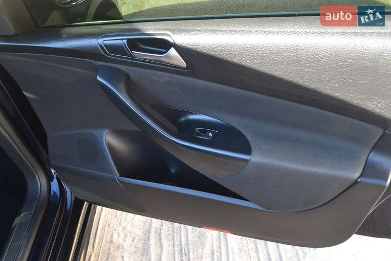 Универсал Volkswagen Passat 2010 в Запорожье