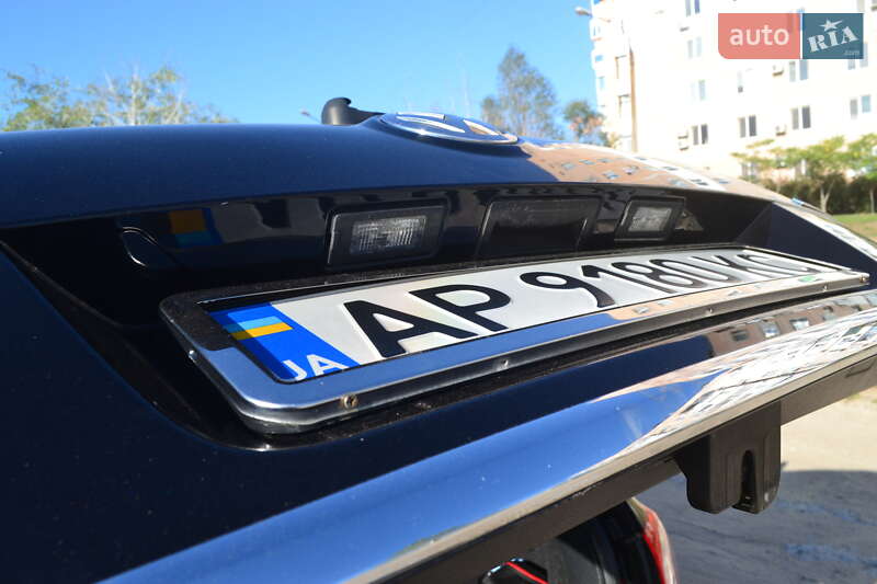 Универсал Volkswagen Passat 2010 в Запорожье