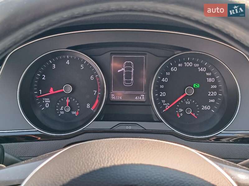 Седан Volkswagen Passat 2015 в Харькове