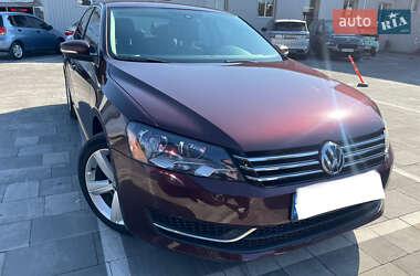 Седан Volkswagen Passat 2012 в Киеве