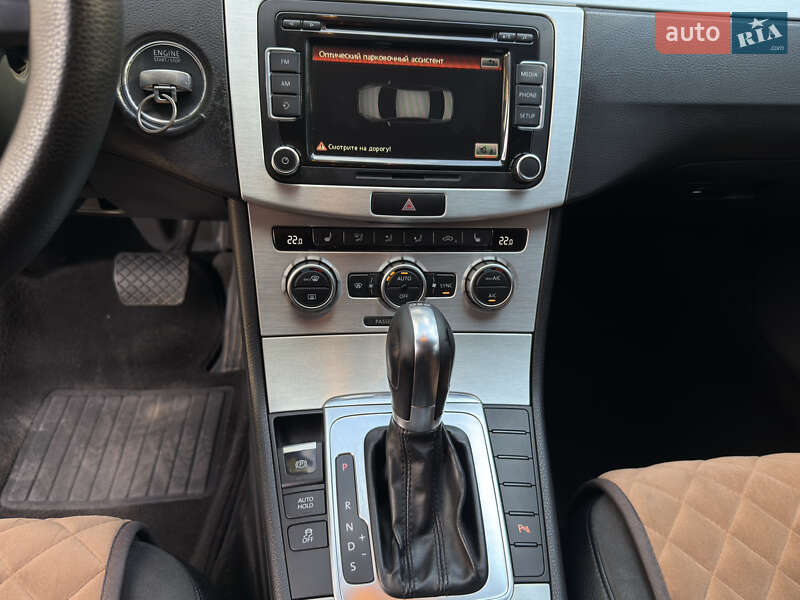 Седан Volkswagen Passat 2012 в Павлограде