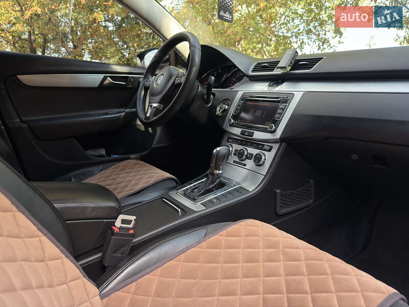 Седан Volkswagen Passat 2012 в Павлограде