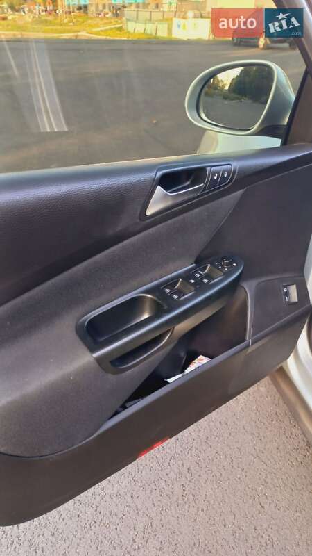 Универсал Volkswagen Passat 2010 в Чернигове