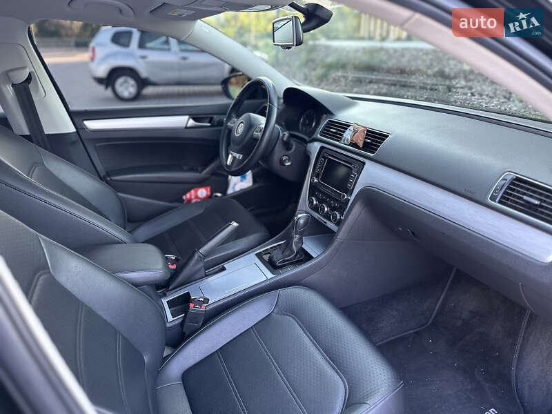 Седан Volkswagen Passat 2012 в Кропивницком