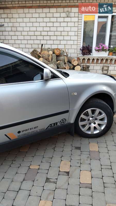 Седан Volkswagen Passat 2001 в Тульчине