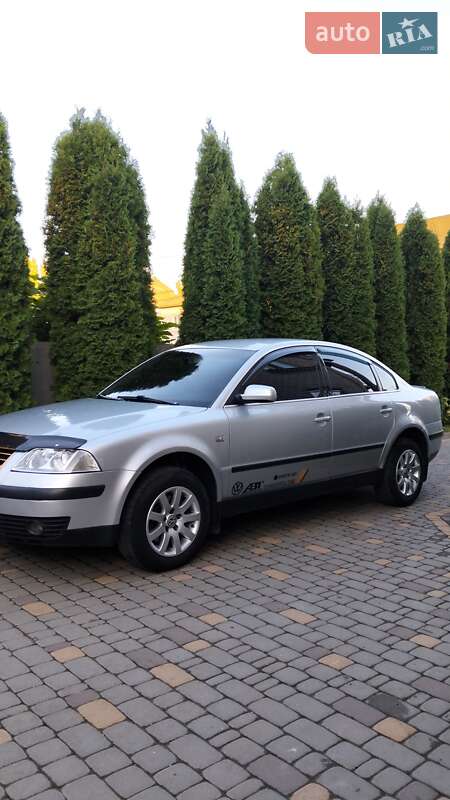 Седан Volkswagen Passat 2001 в Тульчине