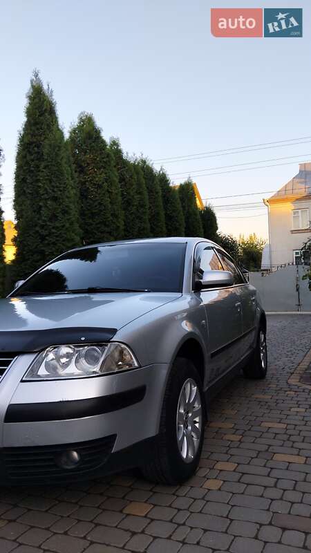 Седан Volkswagen Passat 2001 в Тульчине