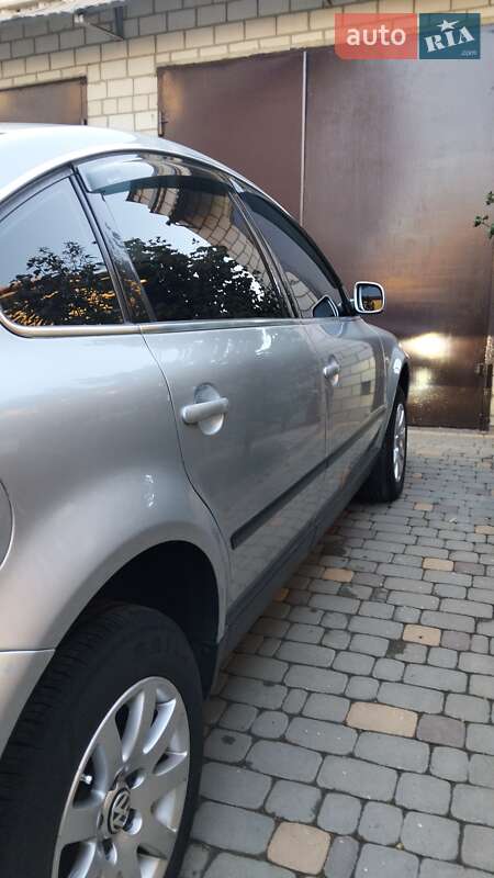 Седан Volkswagen Passat 2001 в Тульчине