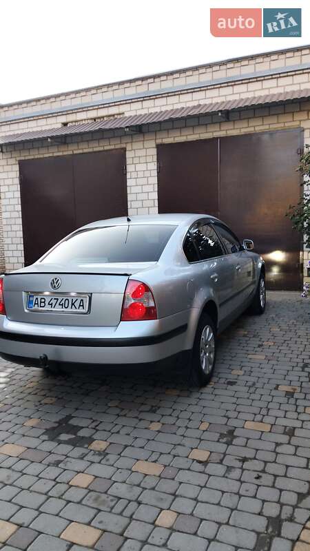 Седан Volkswagen Passat 2001 в Тульчине