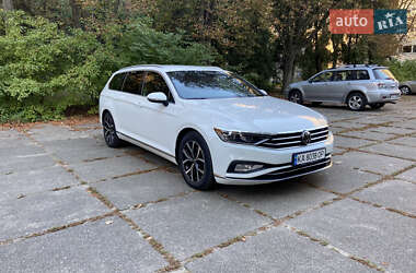 Универсал Volkswagen Passat 2020 в Киеве