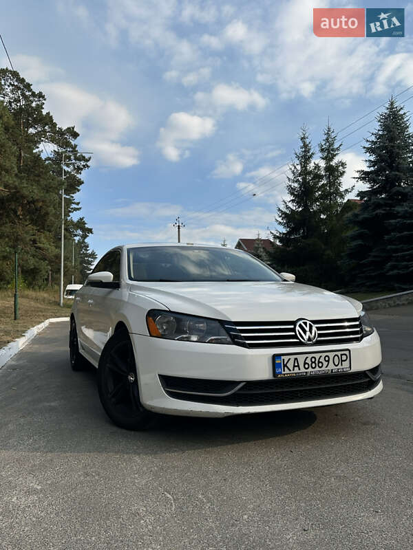 Седан Volkswagen Passat 2013 в Киеве