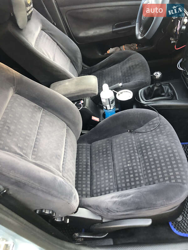 Универсал Volkswagen Passat 2001 в Львове